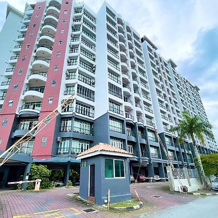 Lui Lui Comfy Condo In Great Location Kuah Bagian luar foto