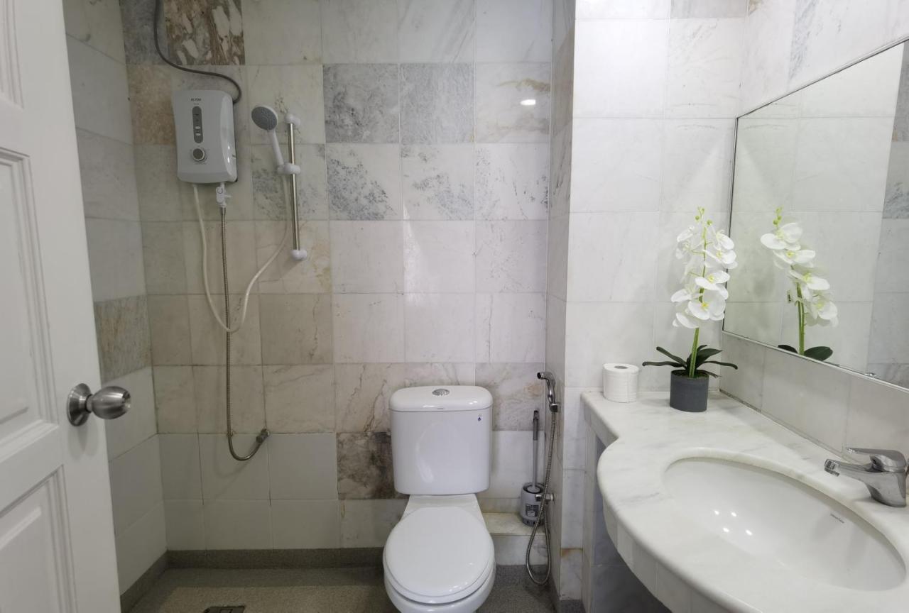 Lui Lui Comfy Condo In Great Location Kuah Bagian luar foto