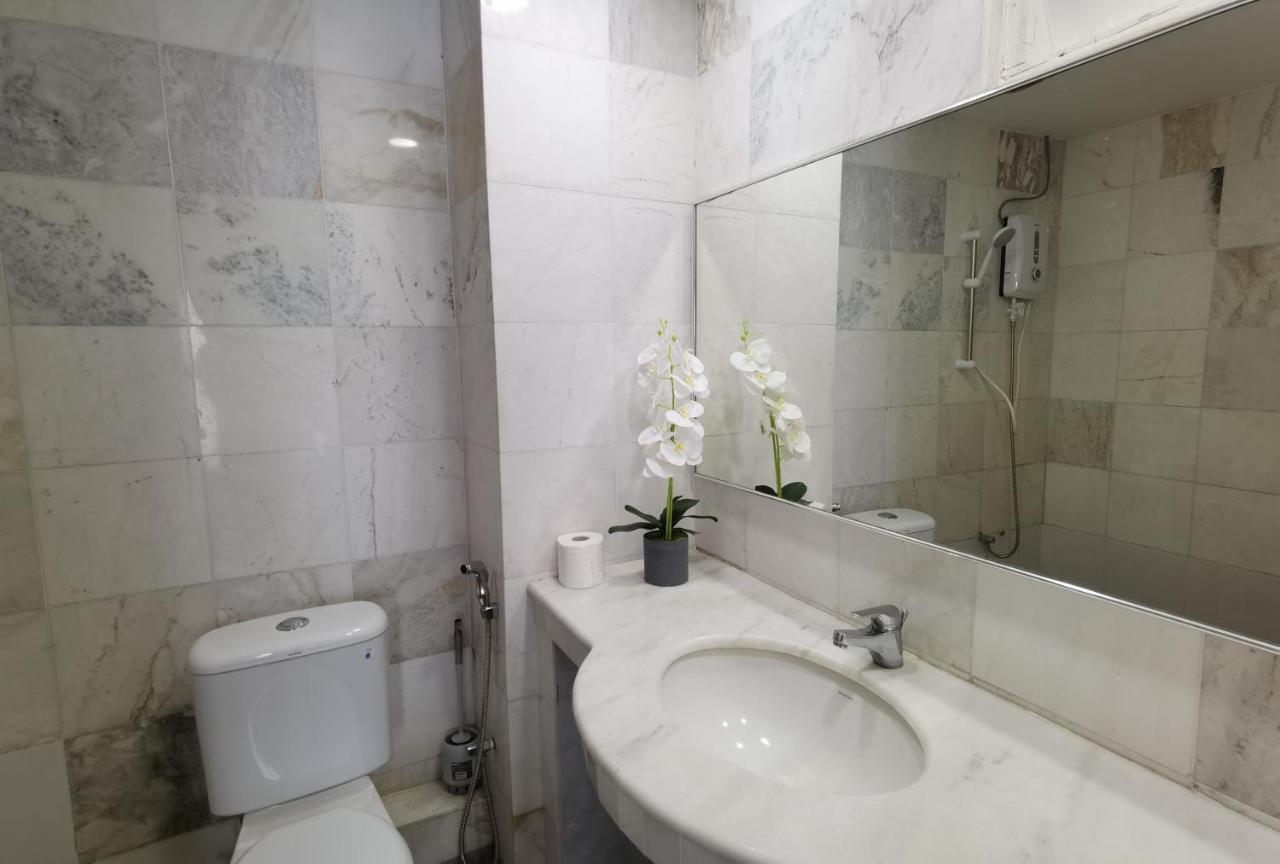 Lui Lui Comfy Condo In Great Location Kuah Bagian luar foto