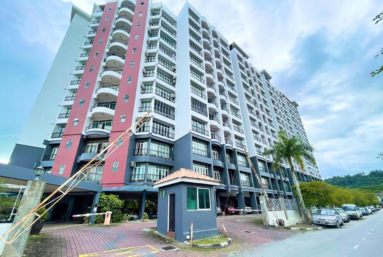 Lui Lui Comfy Condo In Great Location Kuah Bagian luar foto
